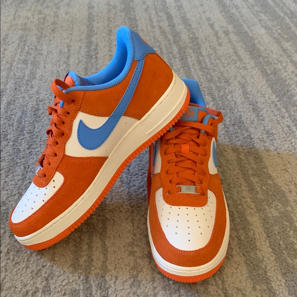 NIKE AIR FORCE 1 White, Orange, and Blue Sneakers